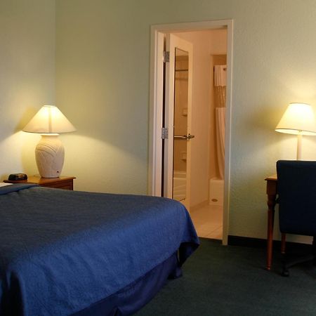 Cocoa Beach Suites Hotel Bagian luar foto