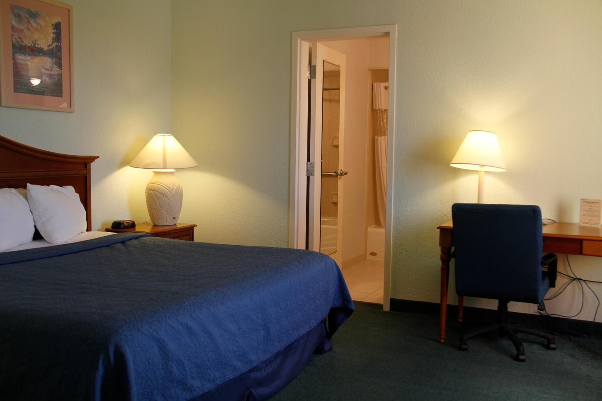 Cocoa Beach Suites Hotel Bagian luar foto