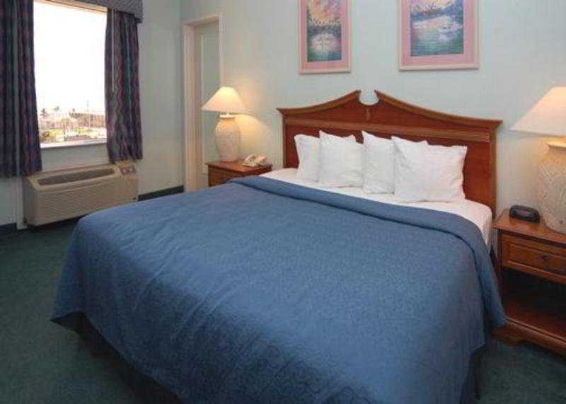 Cocoa Beach Suites Hotel Bagian luar foto