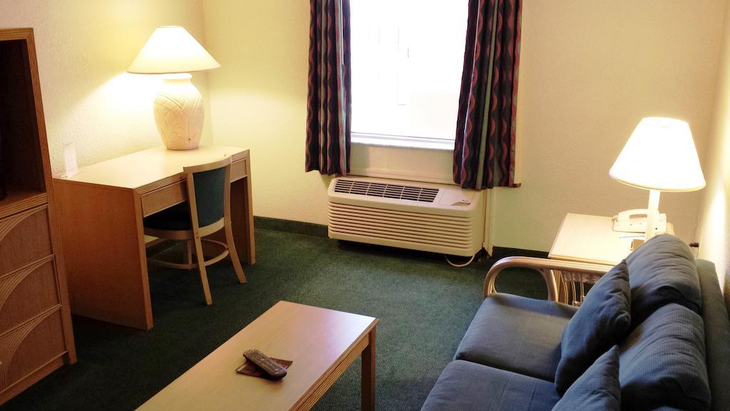 Cocoa Beach Suites Hotel Bagian luar foto